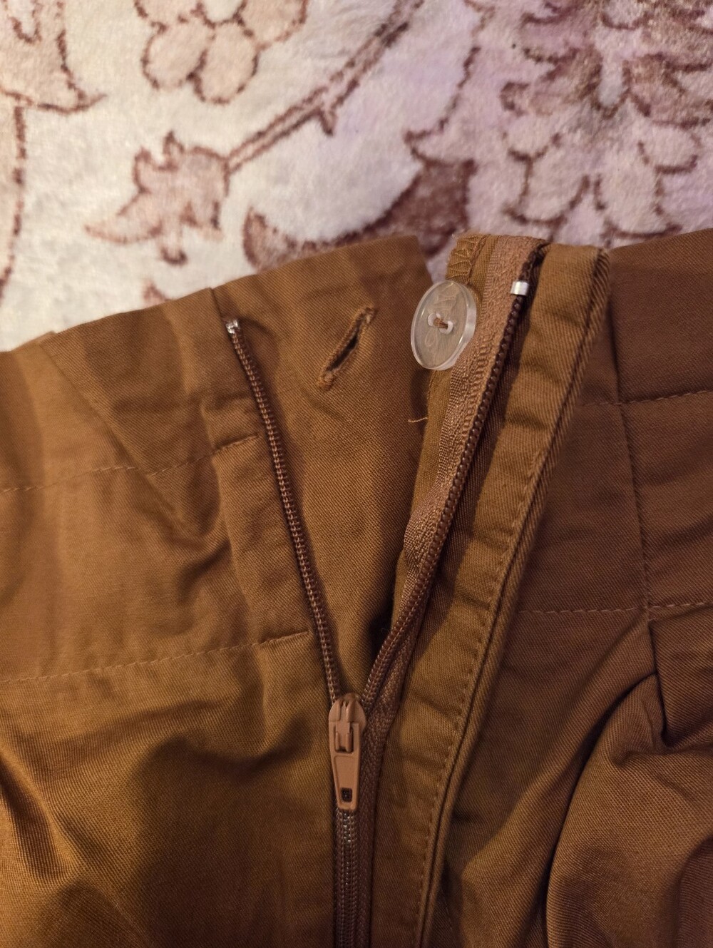 Forever 21 Rust-Brown High-Waist Pleated Shorts - Picture 5 of 5